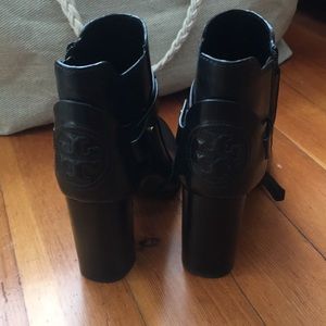 Classic Tory bootie leather boots